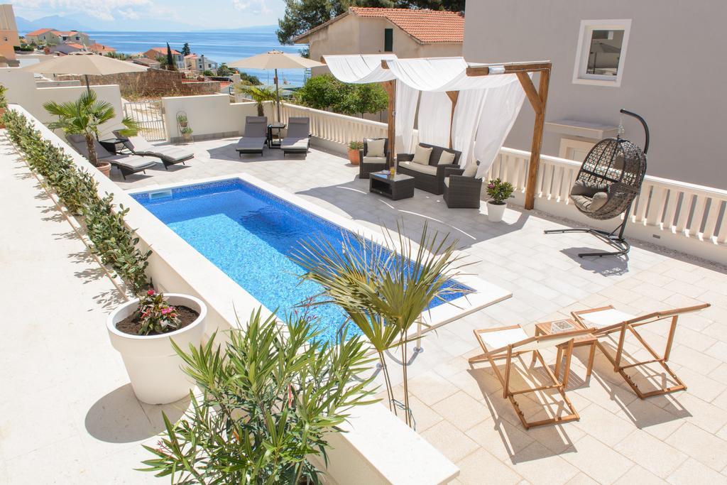 Apartments Villa Atlantis โตรกีร์ ภายนอก รูปภาพ