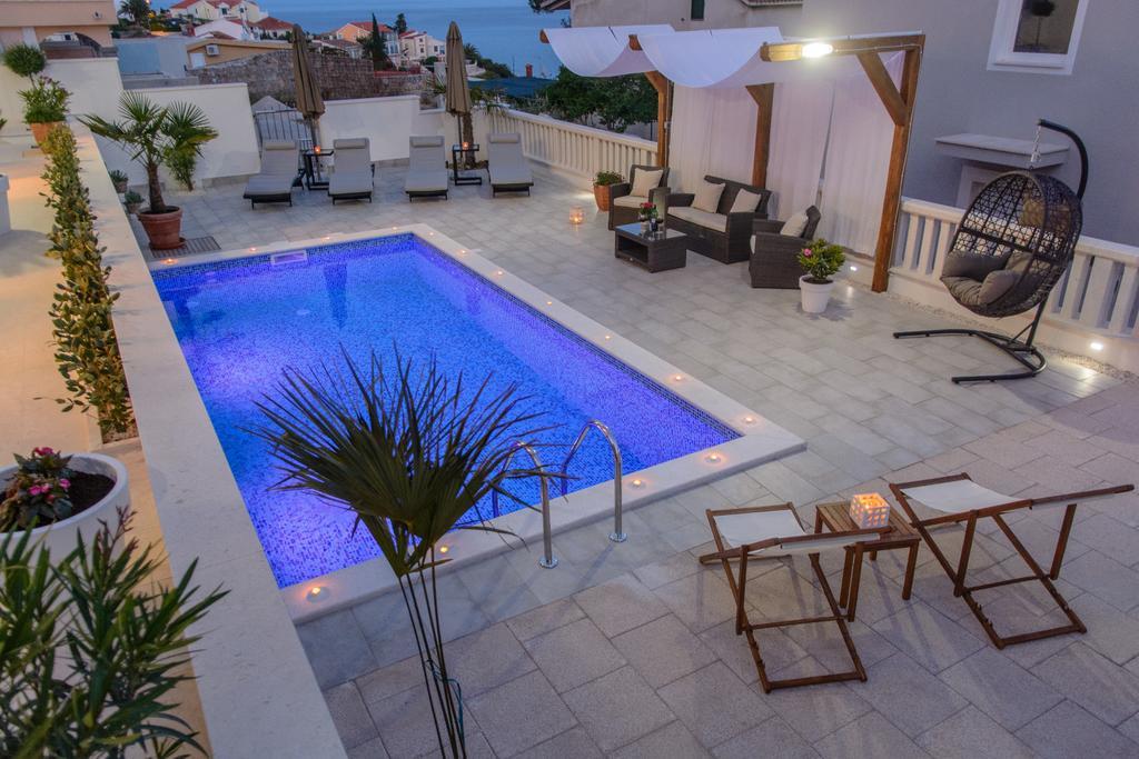 Apartments Villa Atlantis โตรกีร์ ภายนอก รูปภาพ