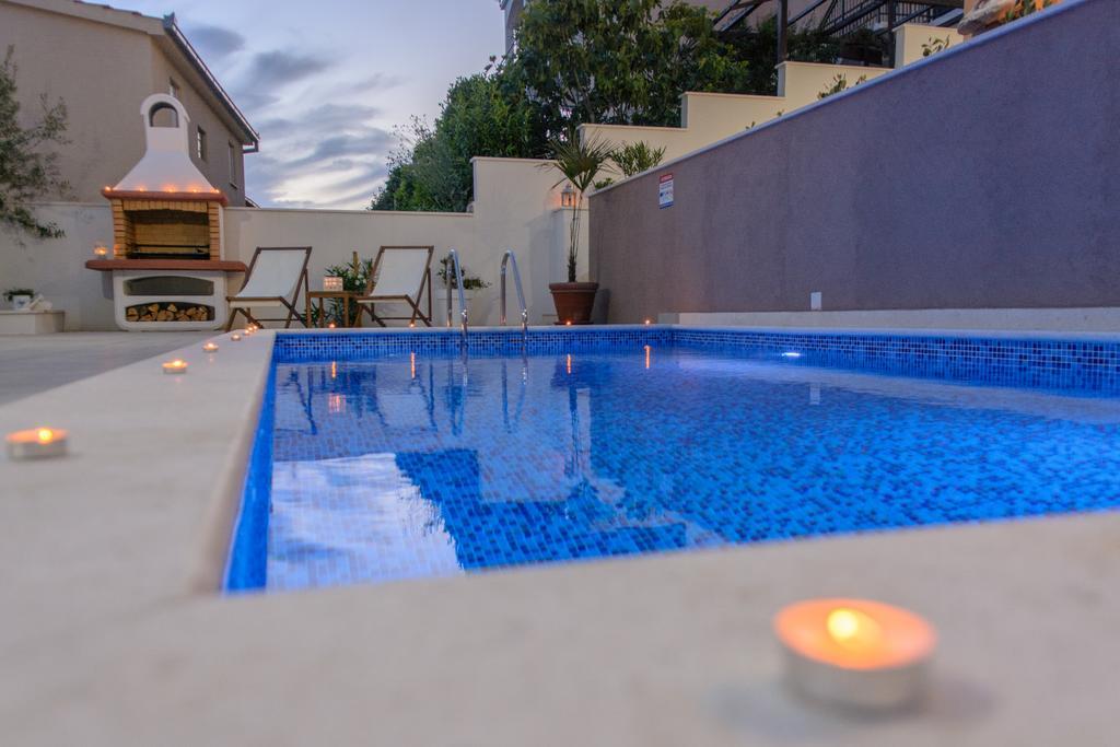 Apartments Villa Atlantis โตรกีร์ ภายนอก รูปภาพ
