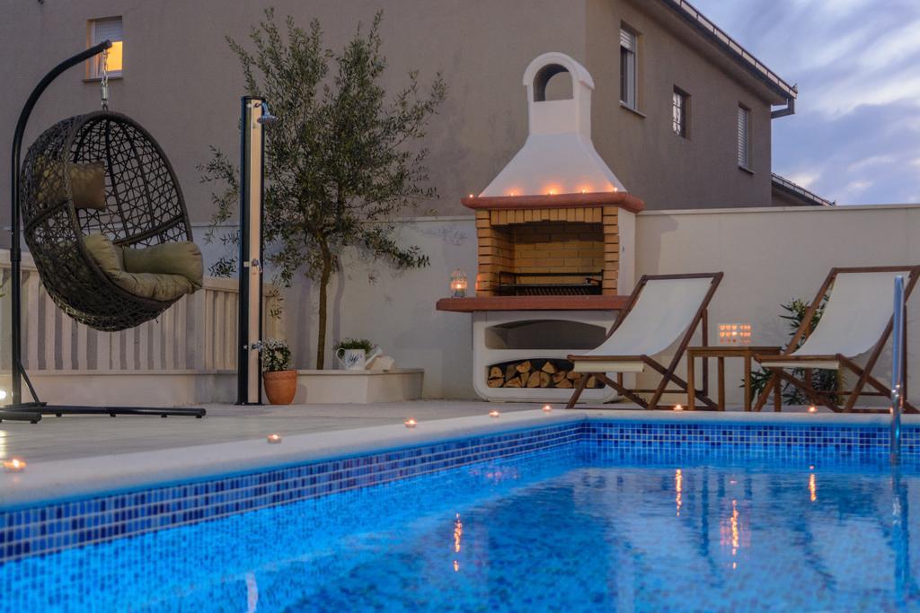 Apartments Villa Atlantis โตรกีร์ ภายนอก รูปภาพ