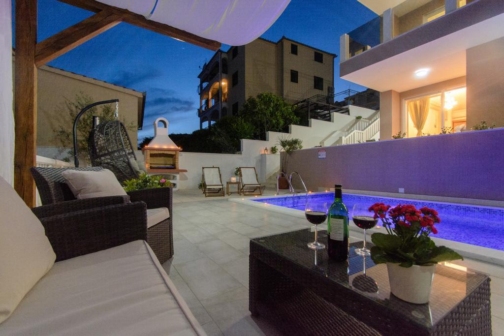 Apartments Villa Atlantis โตรกีร์ ภายนอก รูปภาพ