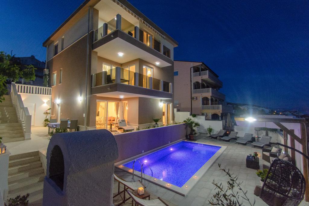 Apartments Villa Atlantis โตรกีร์ ภายนอก รูปภาพ