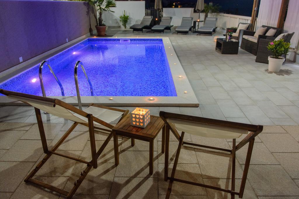 Apartments Villa Atlantis โตรกีร์ ภายนอก รูปภาพ