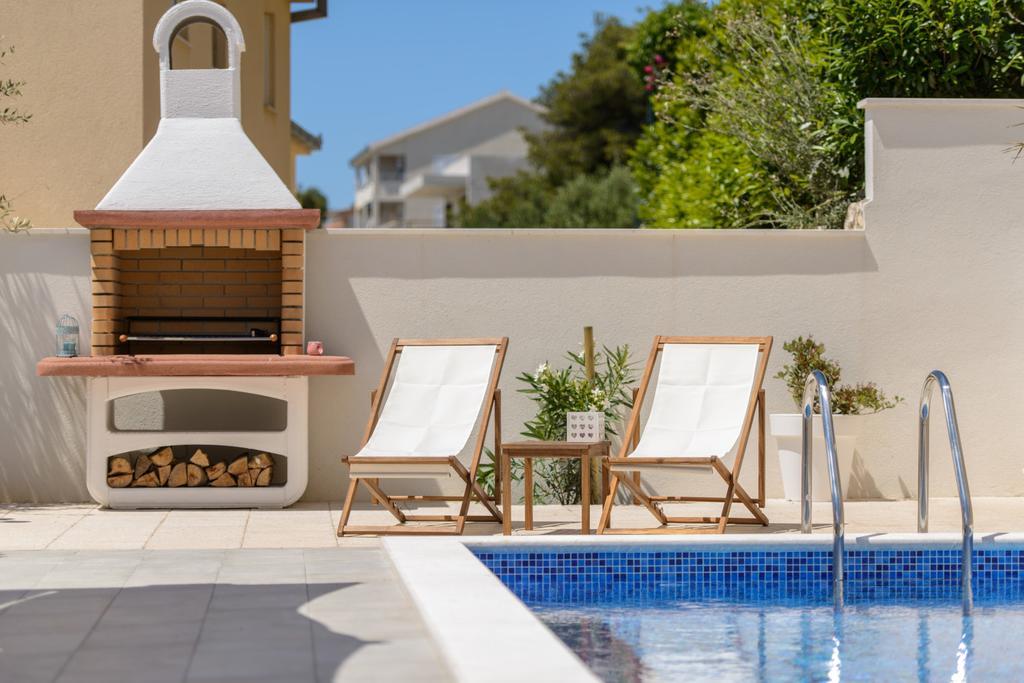 Apartments Villa Atlantis โตรกีร์ ภายนอก รูปภาพ