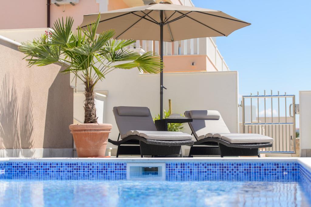 Apartments Villa Atlantis โตรกีร์ ภายนอก รูปภาพ