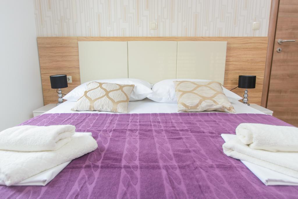 Apartments Villa Atlantis โตรกีร์ ภายนอก รูปภาพ