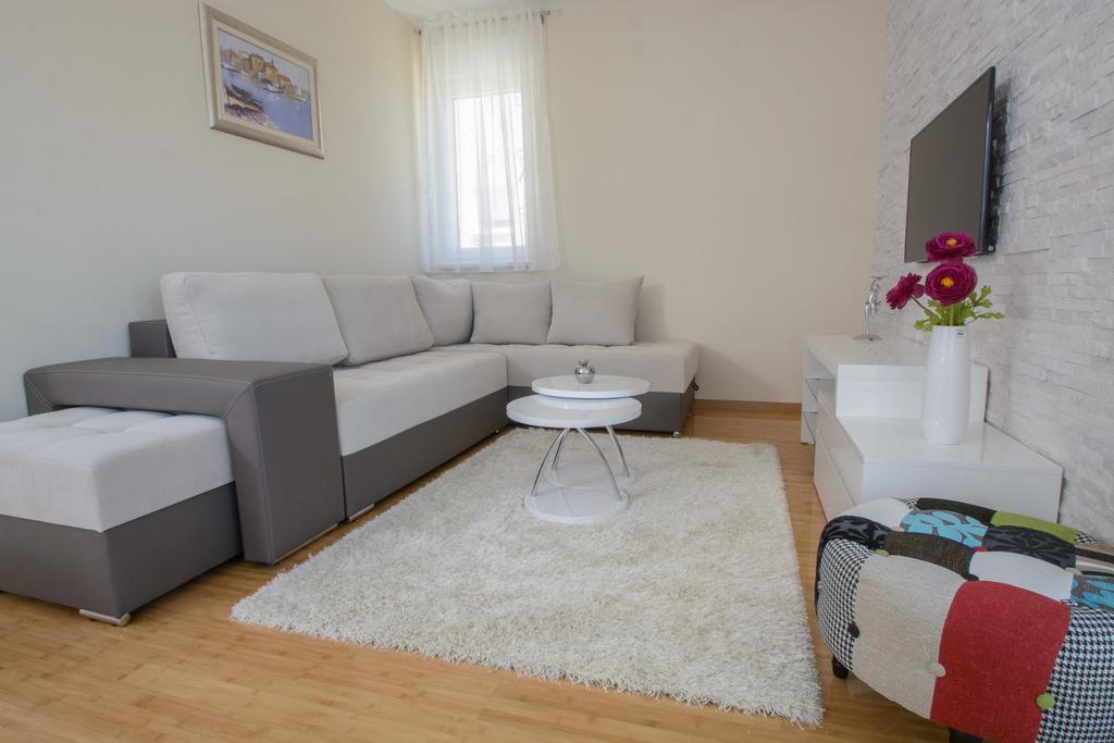 Apartments Villa Atlantis โตรกีร์ ภายนอก รูปภาพ