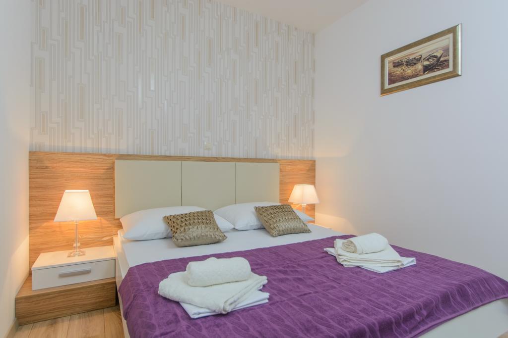 Apartments Villa Atlantis โตรกีร์ ภายนอก รูปภาพ
