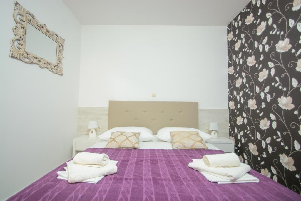 Apartments Villa Atlantis โตรกีร์ ภายนอก รูปภาพ