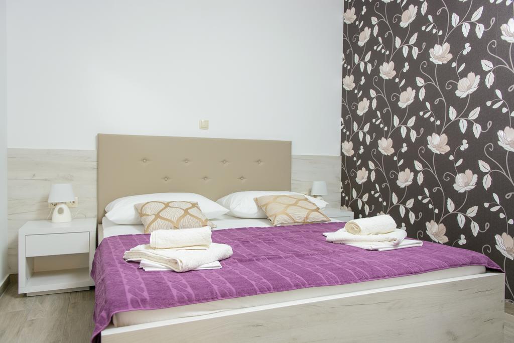 Apartments Villa Atlantis โตรกีร์ ภายนอก รูปภาพ