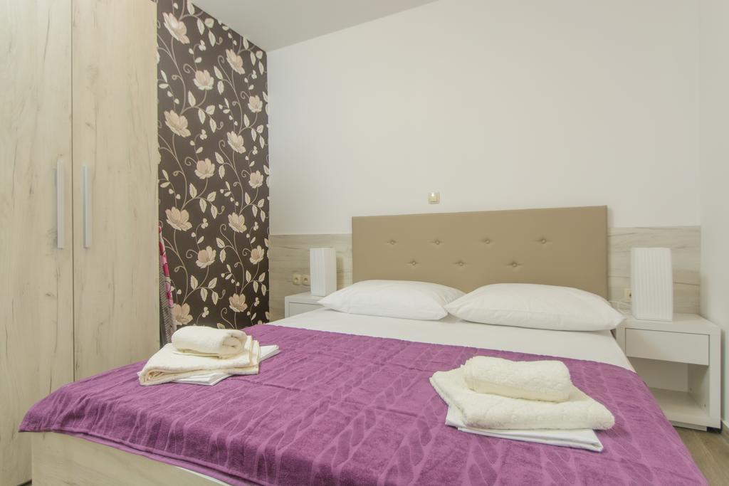 Apartments Villa Atlantis โตรกีร์ ภายนอก รูปภาพ