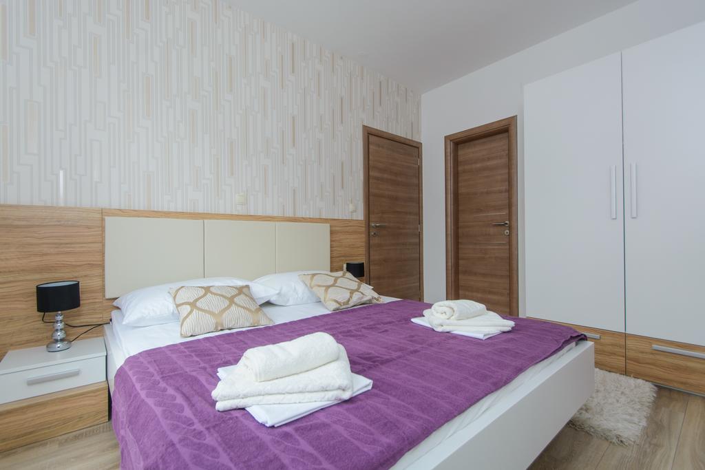 Apartments Villa Atlantis โตรกีร์ ภายนอก รูปภาพ