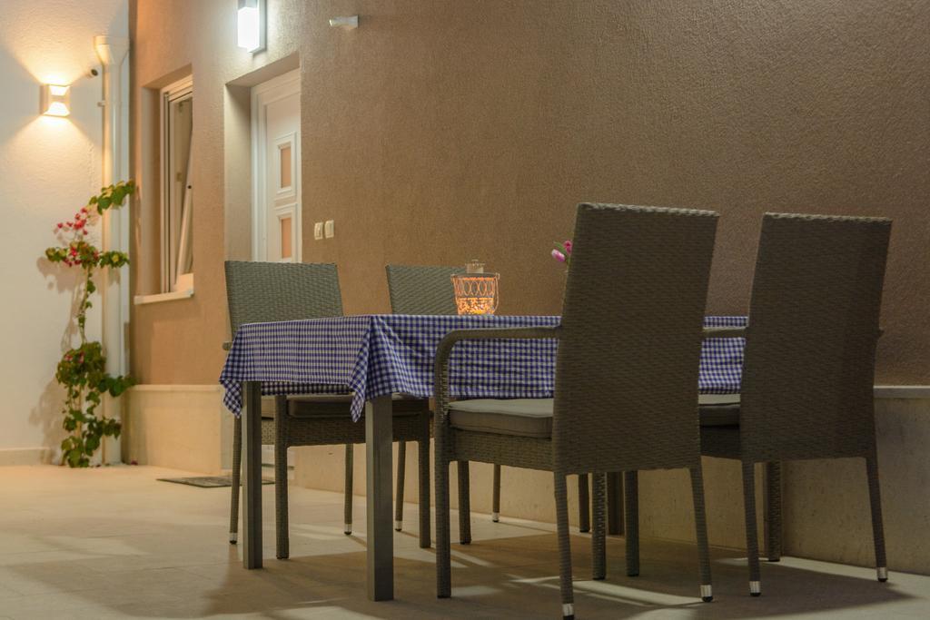 Apartments Villa Atlantis โตรกีร์ ภายนอก รูปภาพ